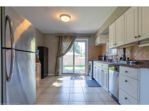 44 Sandalwood Avenue, Hamilton, ON - Indoor Photo Showing Kitchen