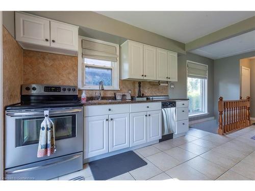 44 Sandalwood Avenue, Hamilton, ON - Indoor Photo Showing Kitchen