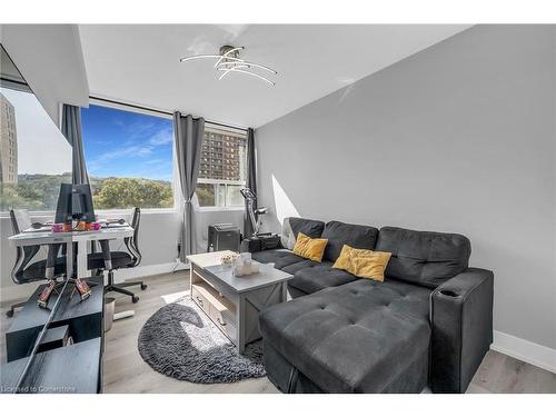 704-120 Duke Street, Hamilton, ON - Indoor Photo Showing Living Room