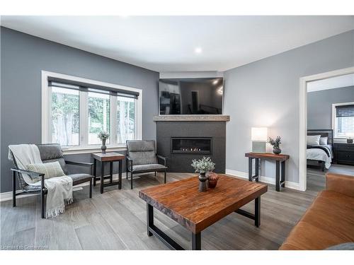 197 Pleasant Avenue N, Ridgeway, ON - Indoor Photo Showing Living Room With Fireplace