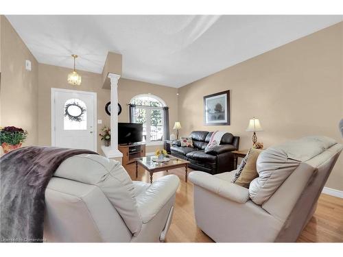 15 Forfar Street W, Caledonia, ON - Indoor Photo Showing Living Room