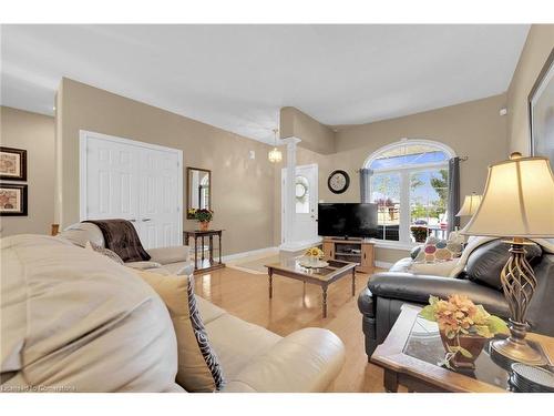 15 Forfar Street W, Caledonia, ON - Indoor Photo Showing Living Room