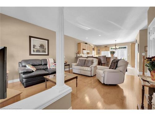 15 Forfar Street W, Caledonia, ON - Indoor Photo Showing Living Room