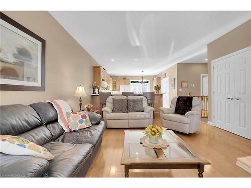 15 Forfar Street W, Caledonia, ON - Indoor Photo Showing Living Room