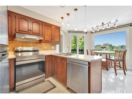 210 Bluebell Crescent, Ancaster, ON - Indoor Photo Showing Kitchen With Double Sink