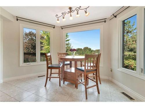 210 Bluebell Crescent, Ancaster, ON - Indoor Photo Showing Dining Room