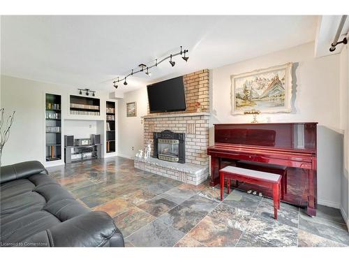 210 Bluebell Crescent, Ancaster, ON - Indoor Photo Showing Living Room With Fireplace