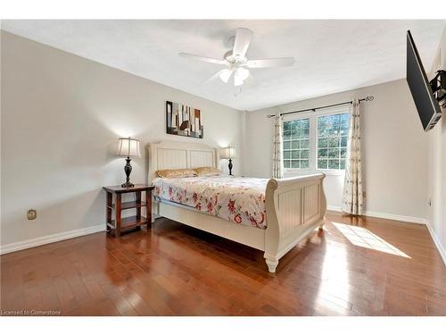 210 Bluebell Crescent, Ancaster, ON - Indoor Photo Showing Bedroom