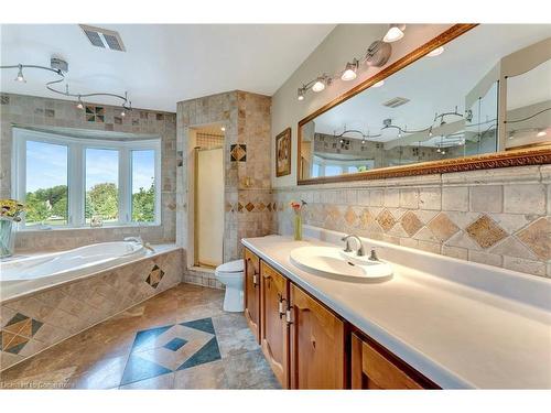 210 Bluebell Crescent, Ancaster, ON - Indoor Photo Showing Bathroom