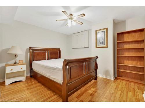 210 Bluebell Crescent, Ancaster, ON - Indoor Photo Showing Bedroom