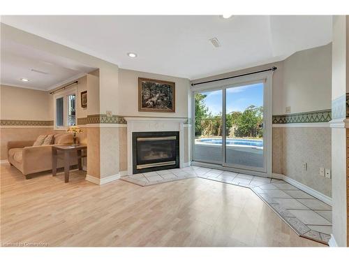 210 Bluebell Crescent, Ancaster, ON - Indoor Photo Showing Living Room With Fireplace