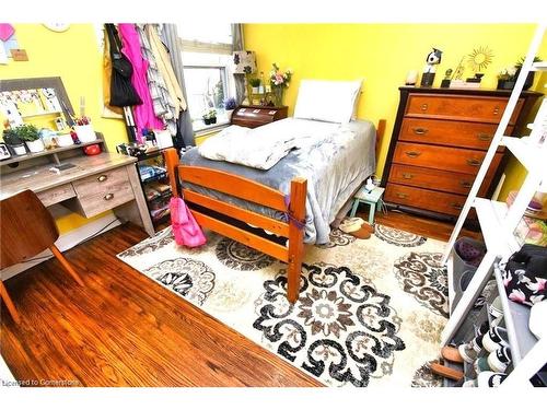 3 Pleasant Avenue, Hamilton, ON - Indoor Photo Showing Bedroom