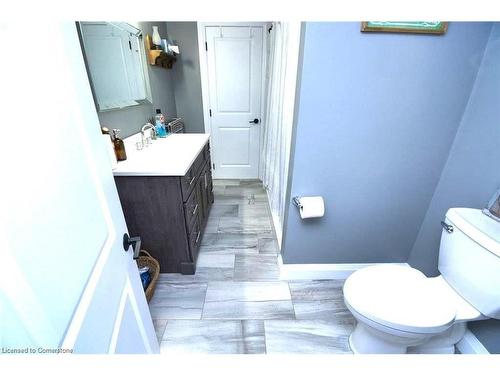 3 Pleasant Avenue, Hamilton, ON - Indoor Photo Showing Bathroom