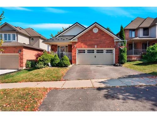 137 Winding Wood Crescent, Kitchener, ON - Outdoor With Facade