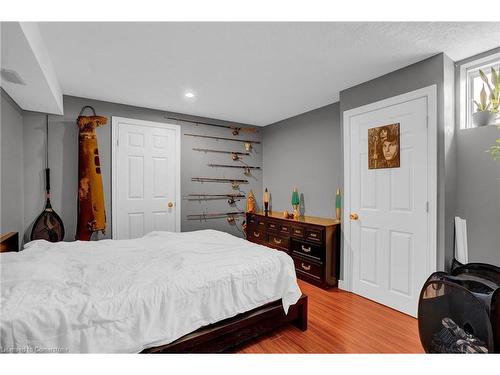 137 Winding Wood Crescent, Kitchener, ON - Indoor Photo Showing Bedroom