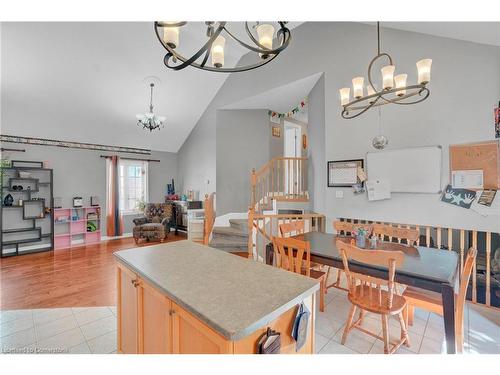 137 Winding Wood Crescent, Kitchener, ON - Indoor Photo Showing Dining Room