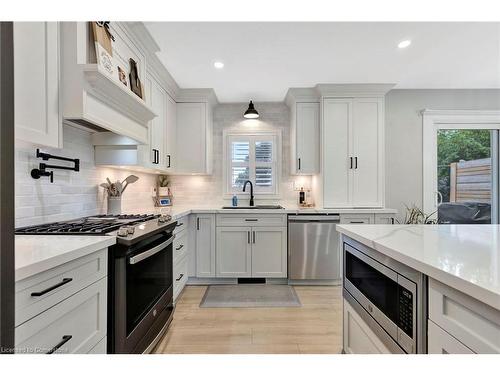 2375 Gillingham Drive, Burlington, ON - Indoor Photo Showing Kitchen With Upgraded Kitchen