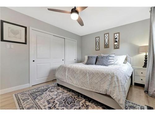 2375 Gillingham Drive, Burlington, ON - Indoor Photo Showing Bedroom