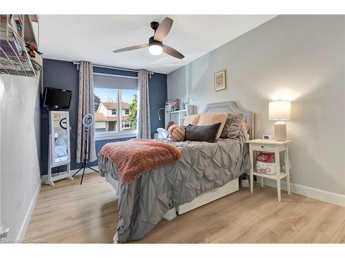 2375 Gillingham Drive, Burlington, ON - Indoor Photo Showing Bedroom