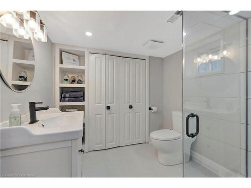 2375 Gillingham Drive, Burlington, ON - Indoor Photo Showing Bathroom