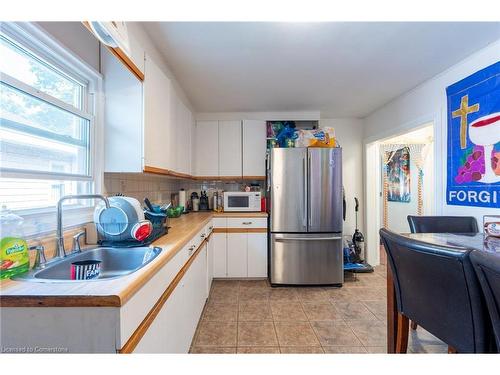 48 Merigold Street, St. Catharines, ON - Indoor Photo Showing Kitchen