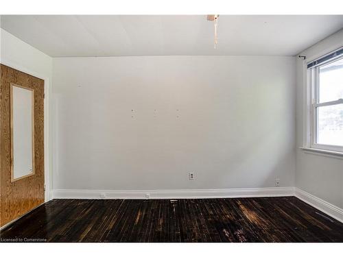 170 Lake Avenue N, Hamilton, ON - Indoor Photo Showing Other Room