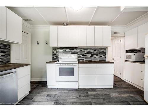 170 Lake Avenue N, Hamilton, ON - Indoor Photo Showing Kitchen