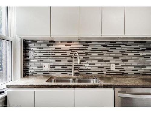 170 Lake Avenue N, Hamilton, ON - Indoor Photo Showing Kitchen With Double Sink With Upgraded Kitchen