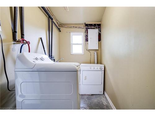 170 Lake Avenue N, Hamilton, ON - Indoor Photo Showing Laundry Room