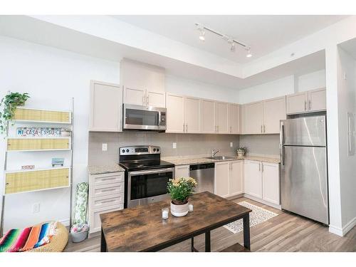 417-1284 Guelph Line, Burlington, ON - Indoor Photo Showing Kitchen With Stainless Steel Kitchen