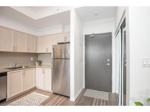 417-1284 Guelph Line, Burlington, ON - Indoor Photo Showing Kitchen With Stainless Steel Kitchen