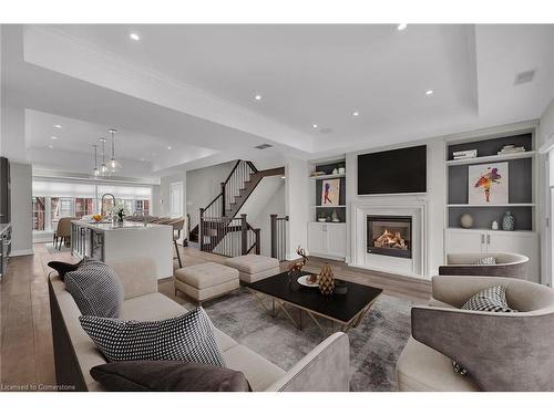 4-509 Elizabeth Street, Burlington, ON - Indoor Photo Showing Living Room With Fireplace