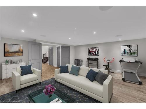 4-509 Elizabeth Street, Burlington, ON - Indoor Photo Showing Living Room