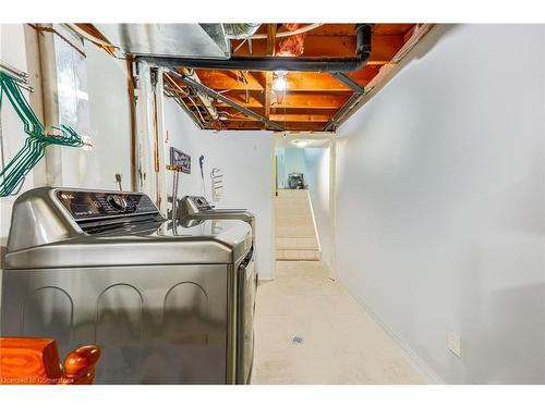 10-202 Lavina Crescent, Hamilton, ON - Indoor Photo Showing Laundry Room