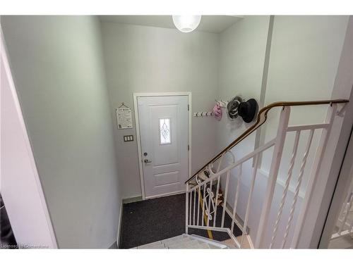 10-202 Lavina Crescent, Hamilton, ON - Indoor Photo Showing Other Room