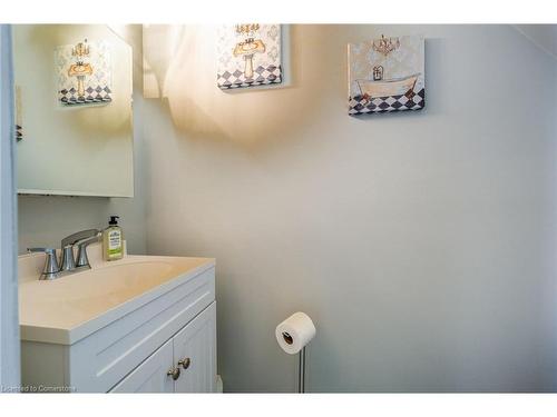 10-202 Lavina Crescent, Hamilton, ON - Indoor Photo Showing Bathroom