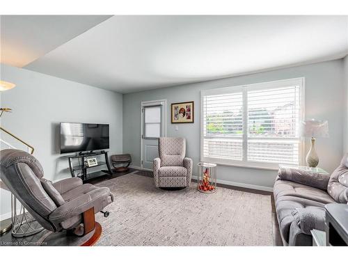 10-202 Lavina Crescent, Hamilton, ON - Indoor Photo Showing Living Room