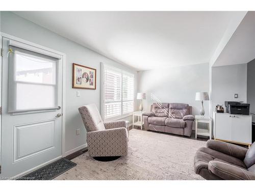 10-202 Lavina Crescent, Hamilton, ON - Indoor Photo Showing Living Room