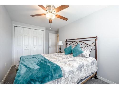 10-202 Lavina Crescent, Hamilton, ON - Indoor Photo Showing Bedroom