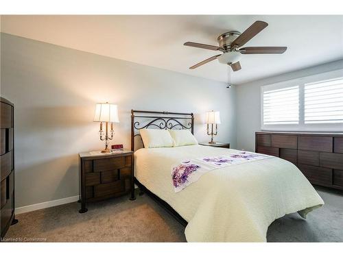 10-202 Lavina Crescent, Hamilton, ON - Indoor Photo Showing Bedroom