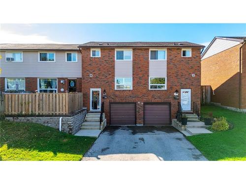 10-202 Lavina Crescent, Hamilton, ON - Outdoor