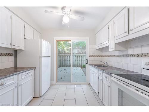 1-1116 Homewood Drive, Burlington, ON - Indoor Photo Showing Kitchen