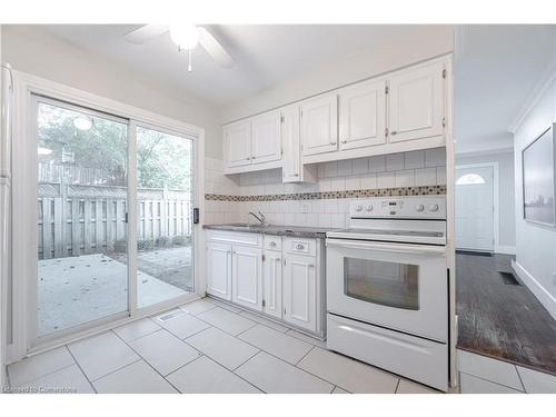 1-1116 Homewood Drive, Burlington, ON - Indoor Photo Showing Kitchen