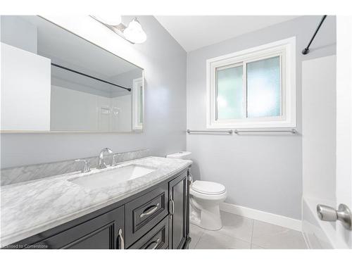 1-1116 Homewood Drive, Burlington, ON - Indoor Photo Showing Bathroom