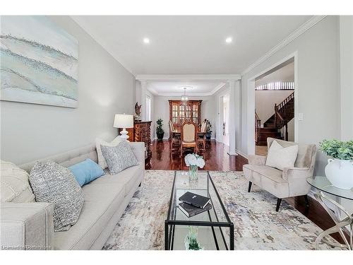 56 Bosworth Street, Hamilton, ON - Indoor Photo Showing Living Room