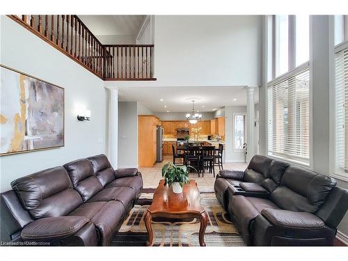 56 Bosworth Street, Hamilton, ON - Indoor Photo Showing Living Room