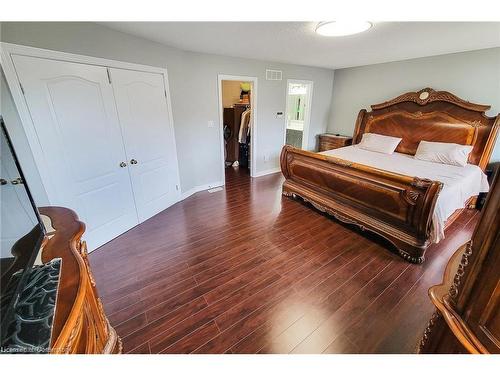 56 Bosworth Street, Hamilton, ON - Indoor Photo Showing Bedroom