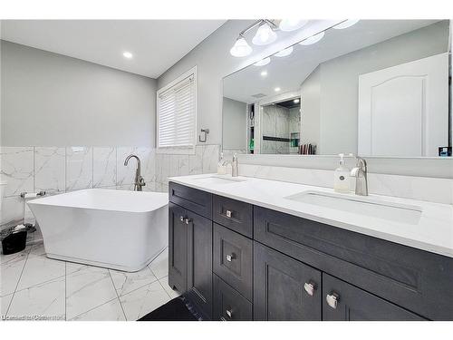 56 Bosworth Street, Hamilton, ON - Indoor Photo Showing Bathroom