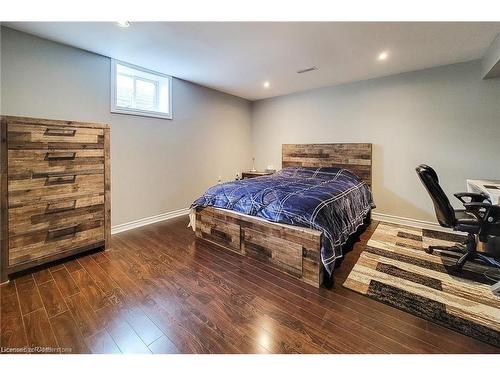 56 Bosworth Street, Hamilton, ON - Indoor Photo Showing Bedroom