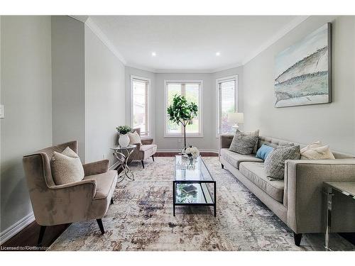 56 Bosworth Street, Hamilton, ON - Indoor Photo Showing Living Room